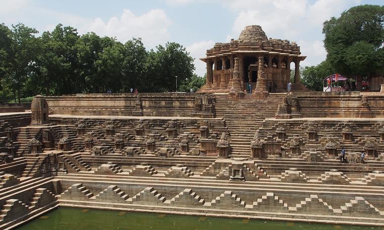 Gujarat: Traditions & Wild Landscapes